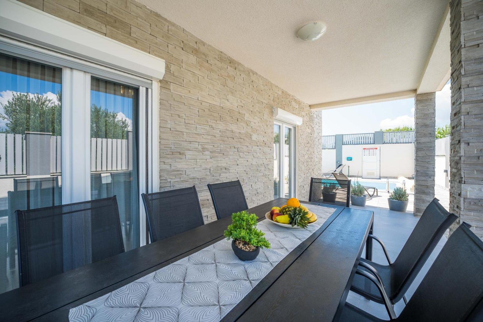 Vila Zara Nin Extérieur photo