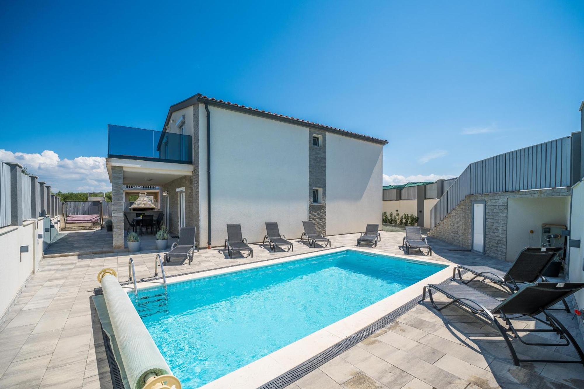 Vila Zara Nin Extérieur photo
